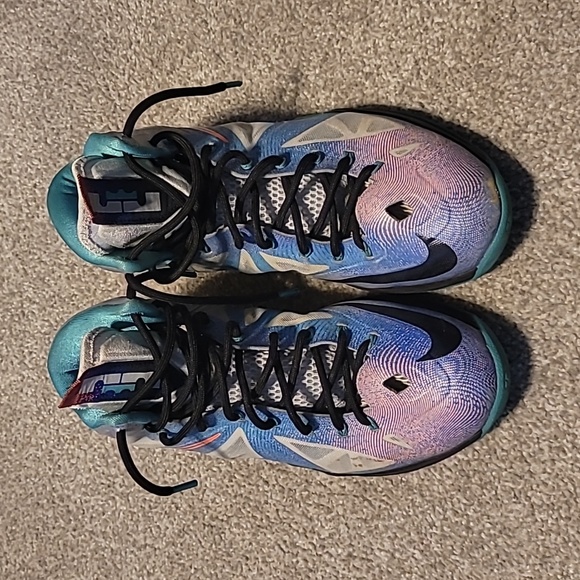 Lebron X Pure Platinum - Picture 2 of 7